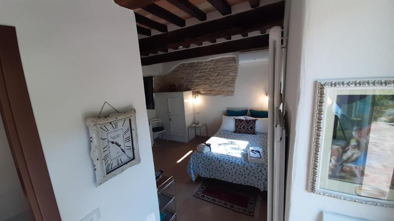 Casale Di Nicolo Apartment อูร์บีโน ภายนอก รูปภาพ