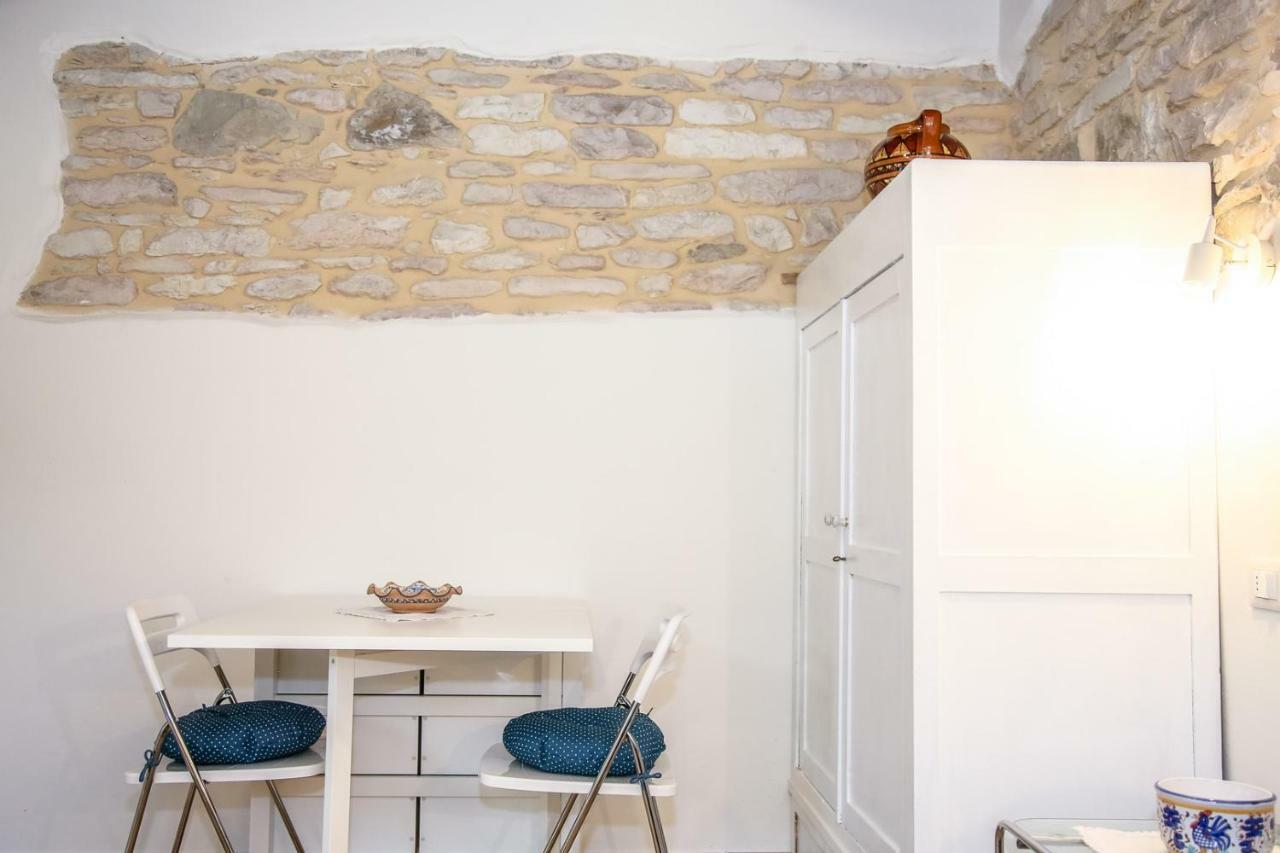 Casale Di Nicolo Apartment อูร์บีโน ภายนอก รูปภาพ